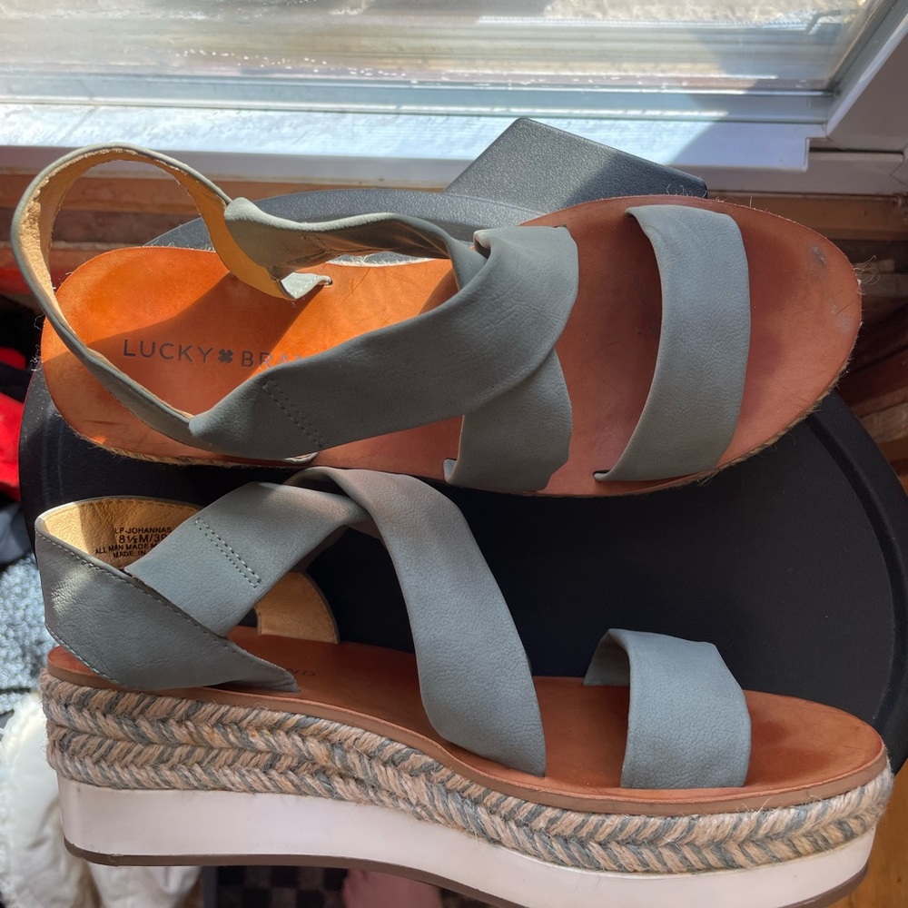 Lucky Brand super cute summer sandals